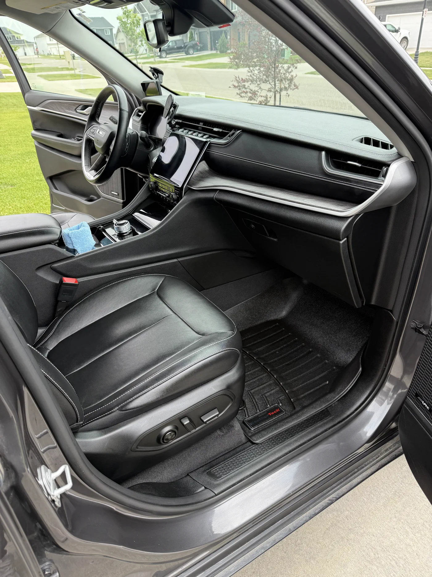 After: Jeep Grand Cherokee interior — full detail by PureGlo in Fargo, ND.